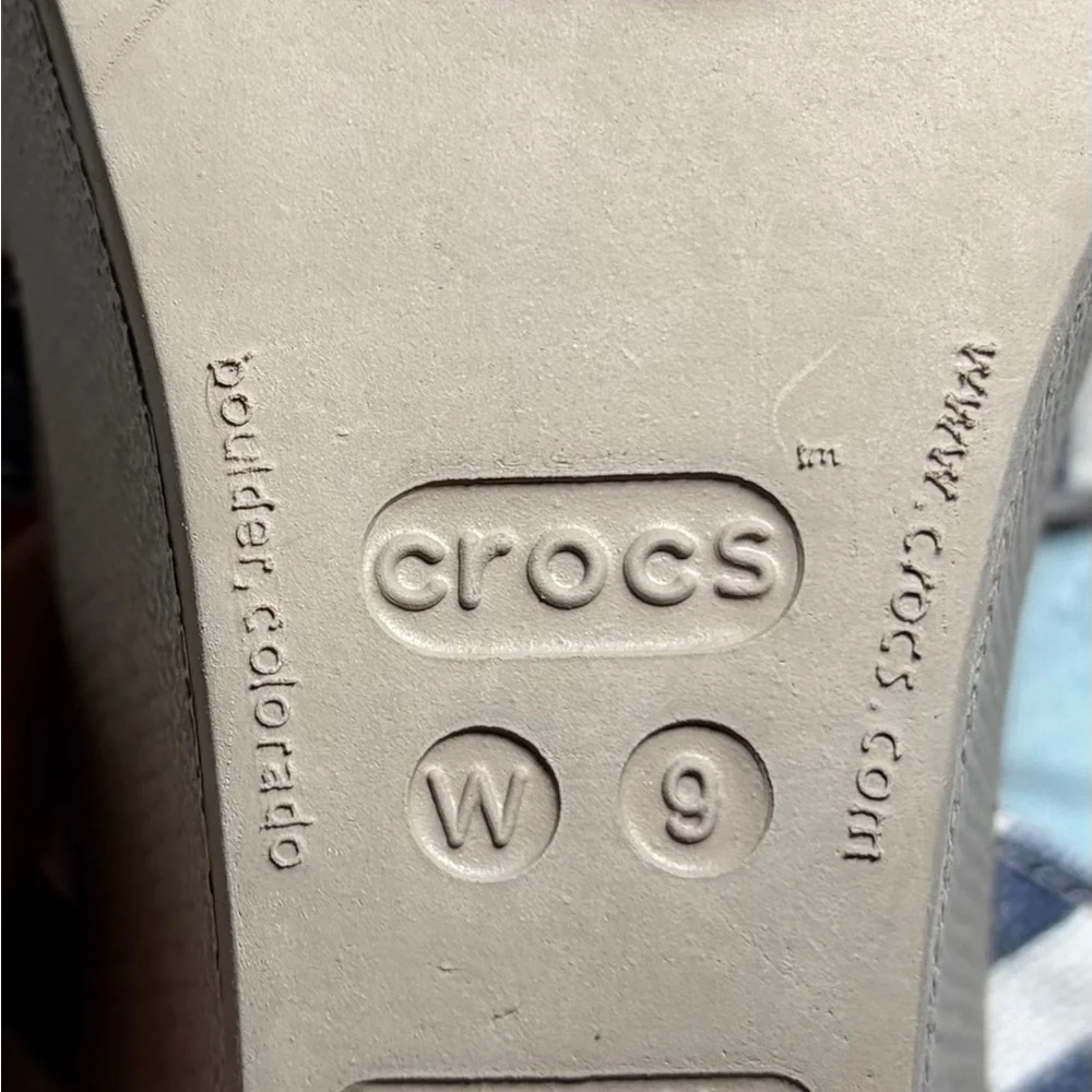 CROCS chic wedges